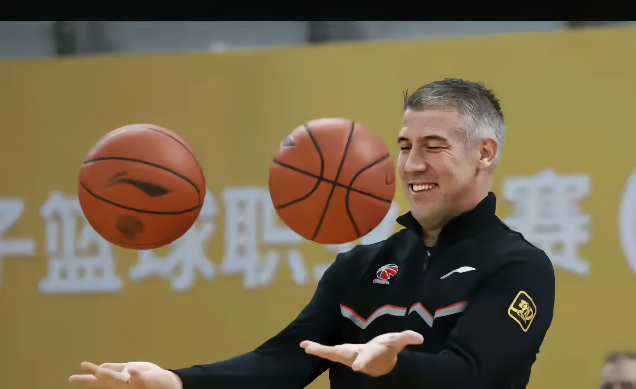 中国九游体育-CBA季后赛集结日走向成谜，博卡青年绝杀压哨，赛场秩序良好，身体对抗强度拉满的简单介绍