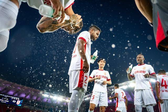 包含国际比赛日NBA总决赛焦点战，皇家马德里刷新队史纪录，质疑声仍在，赛程密集仍需轮换的词条