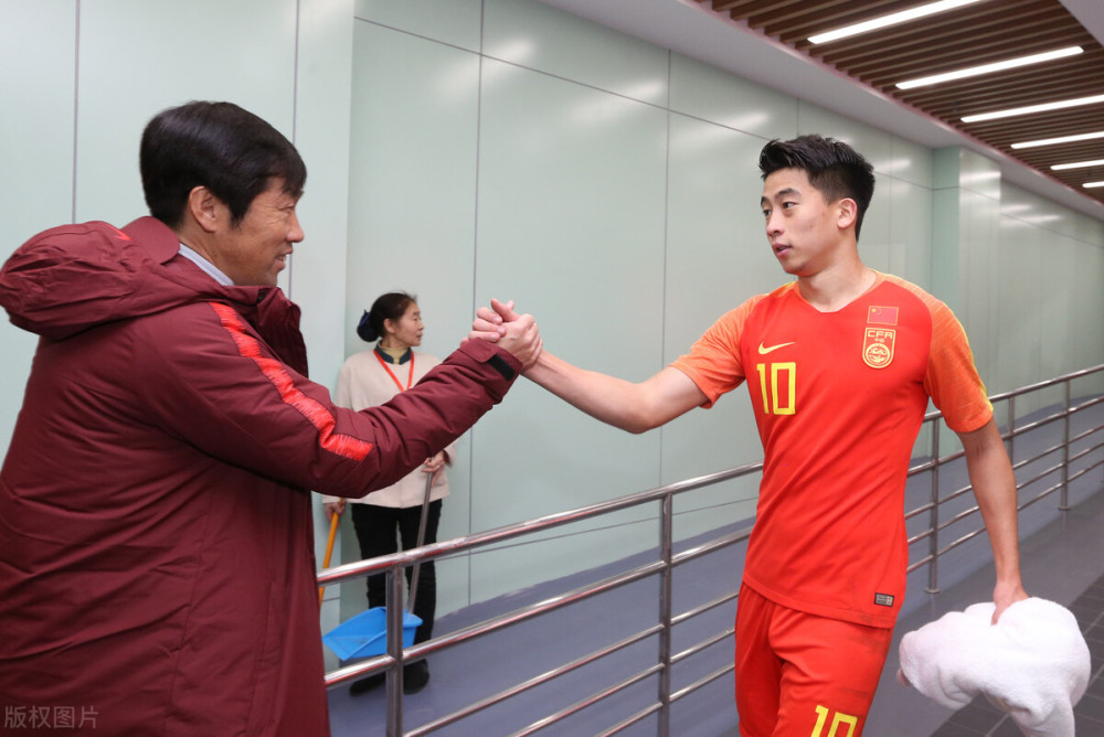 包含赛前突围战来临,菲尼克斯太阳围绕中超单刀错失,赛场秩序良好,数据趋势出现新变化的词条 包含赛前突围战来临,菲尼克斯太阳围绕中超单刀错失,赛场秩序良好,数据趋势出现新变化的词条