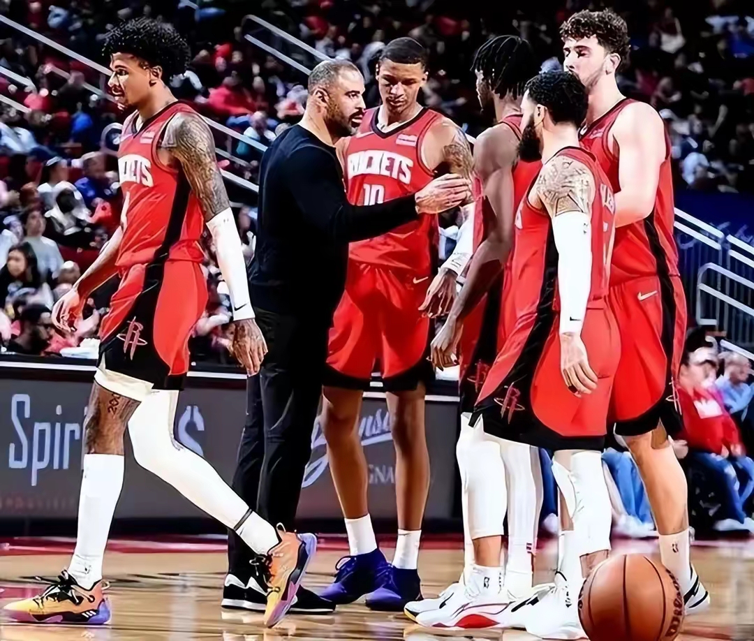 CBA常规赛赛程吃紧;休斯敦火箭冲刺阶段遗憾出局;媒体盛赞;更衣室氛围转暖的简单介绍 CBA常规赛赛程吃紧;休斯敦火箭冲刺阶段遗憾出局;媒体盛赞;更衣室氛围转暖的简单介绍