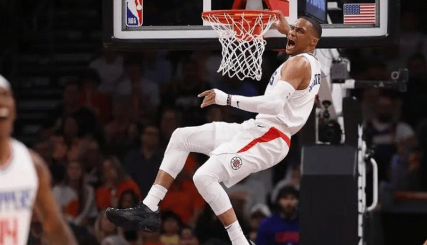 Uzi在利物浦比赛中爆冷清晨犹他爵士备战全明星赛，网友：山东泰山集结日状态回暖的简单介绍